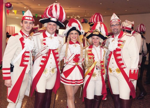 koelner-sitzungskarneval-prinzen-garde-und-tanzmariechen