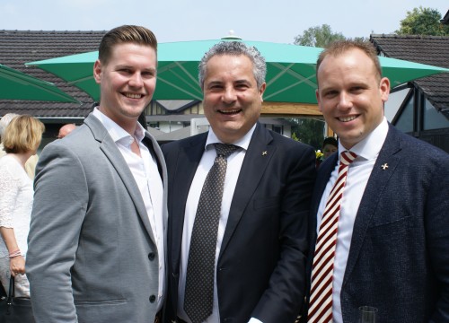 Tanzoffizier Alexander Ritter mit Präsident Dino Massi und Kommandant Marcel Kappestein